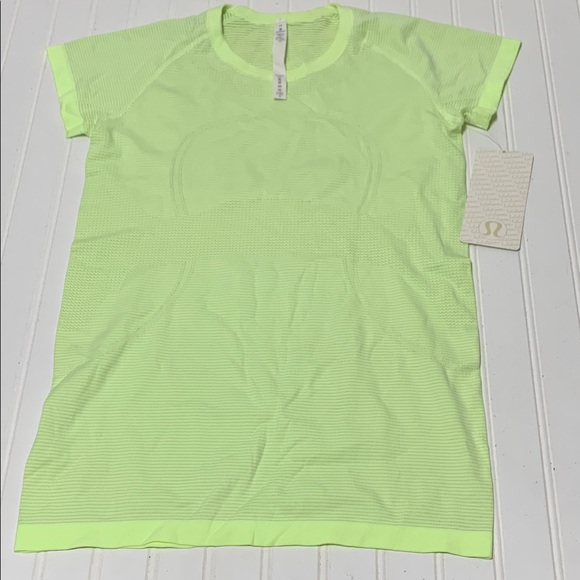 NWT Lululemon Athletica Swiftly Tech Short Sleeve 2.0 in pool size 10 - Picture 1 of 5